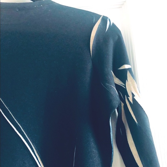 Great funky and stylish top.  amazing.  Details - Picture 4 of 10